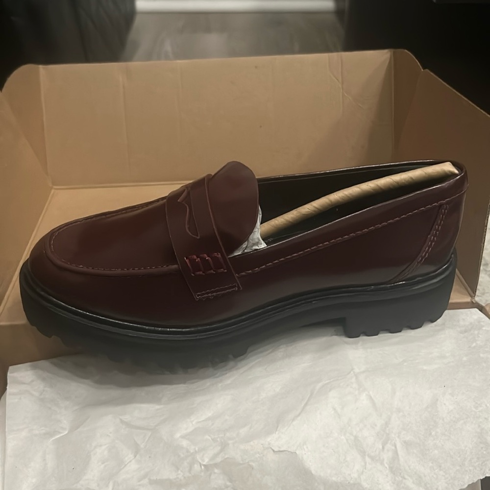 Agathea chunky loafer ruby leather new in box
